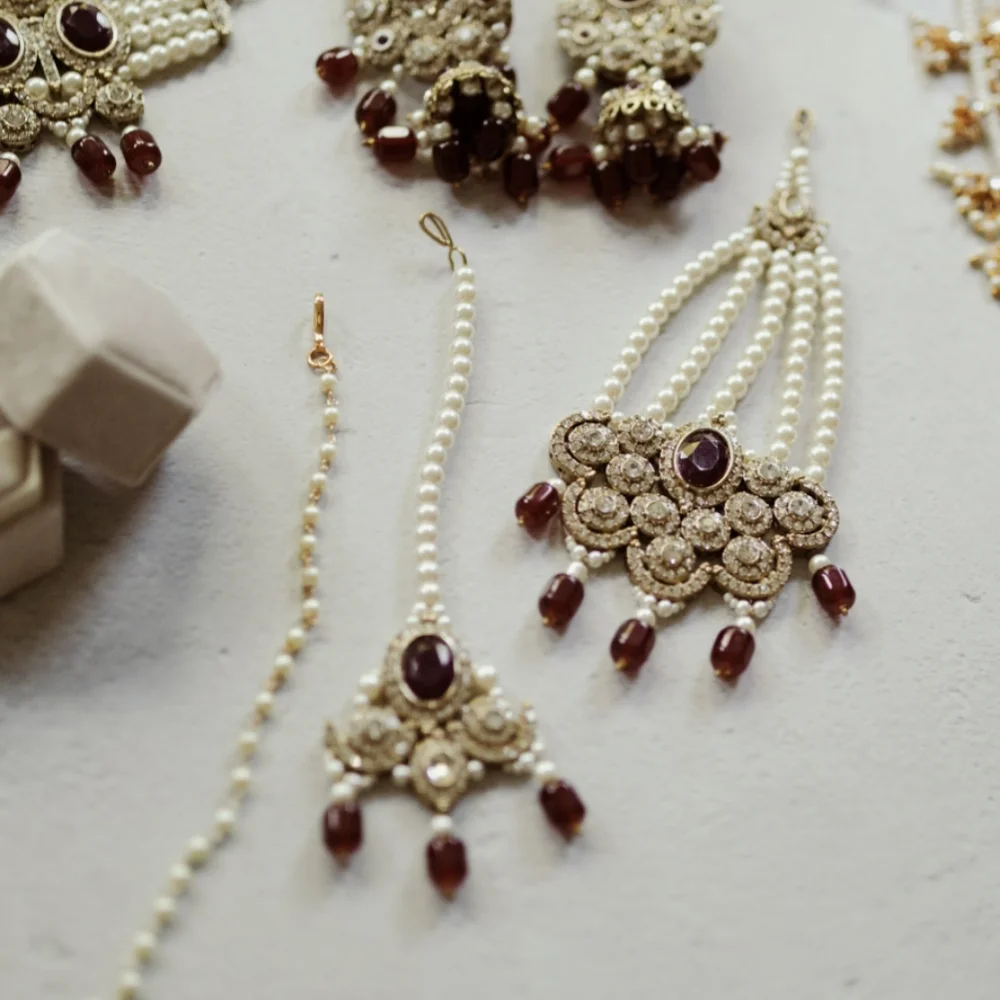Indian Pakistani Bridal Jewelry Set, 5-Piece - Maroon / Pearl - Picture 8 of 11